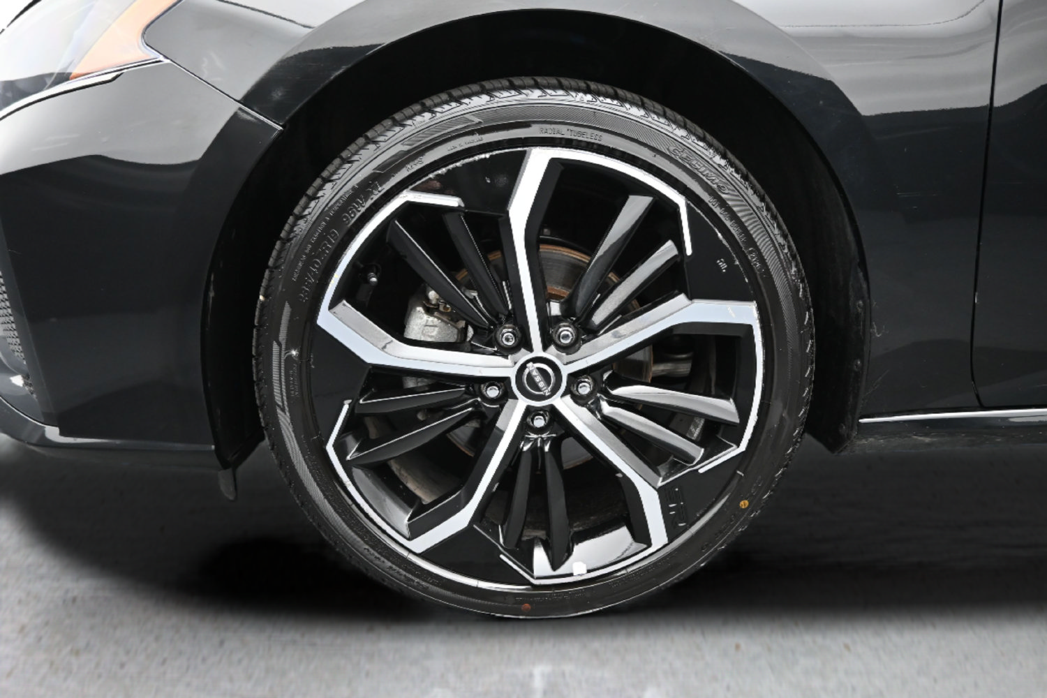 Used 2025 Nissan Altima 2.5 SR FWD image 10