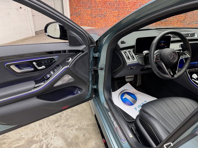 Used 2025 Mercedes-Benz S 500 S 500 image 9