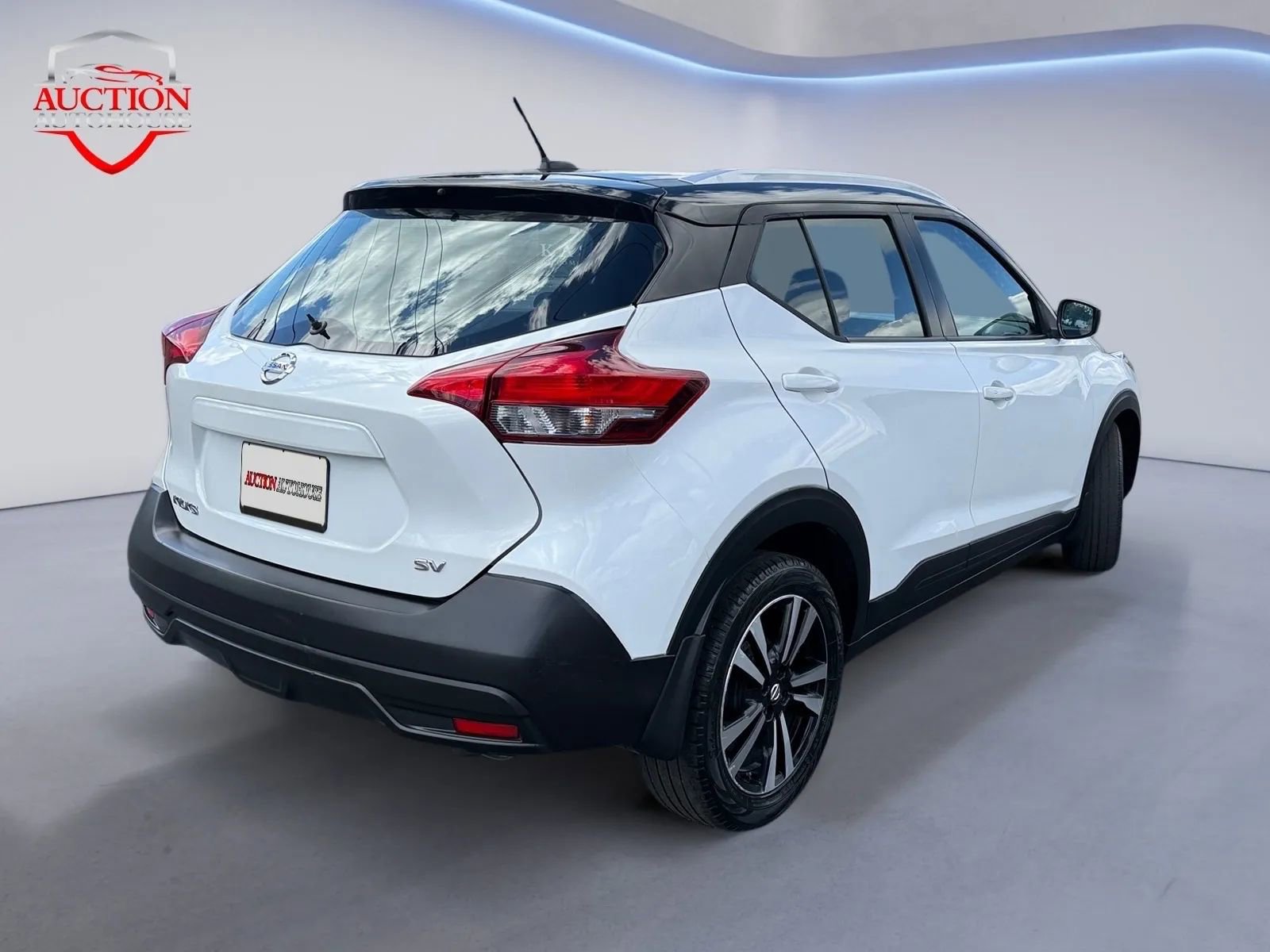 Used 2019 Nissan Kicks SV image 5