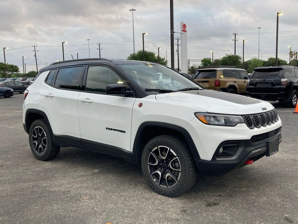 Used 2025 Jeep Compass Trailhawk w/ Trailer Tow Group image 3