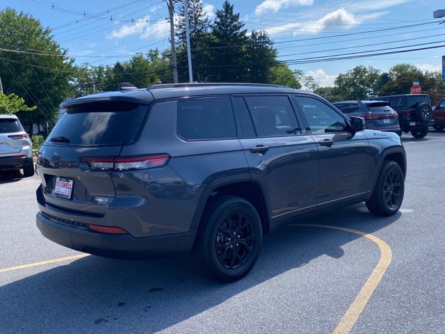 Used 2025 Jeep Grand Cherokee L Altitude AWD/4WD image 5