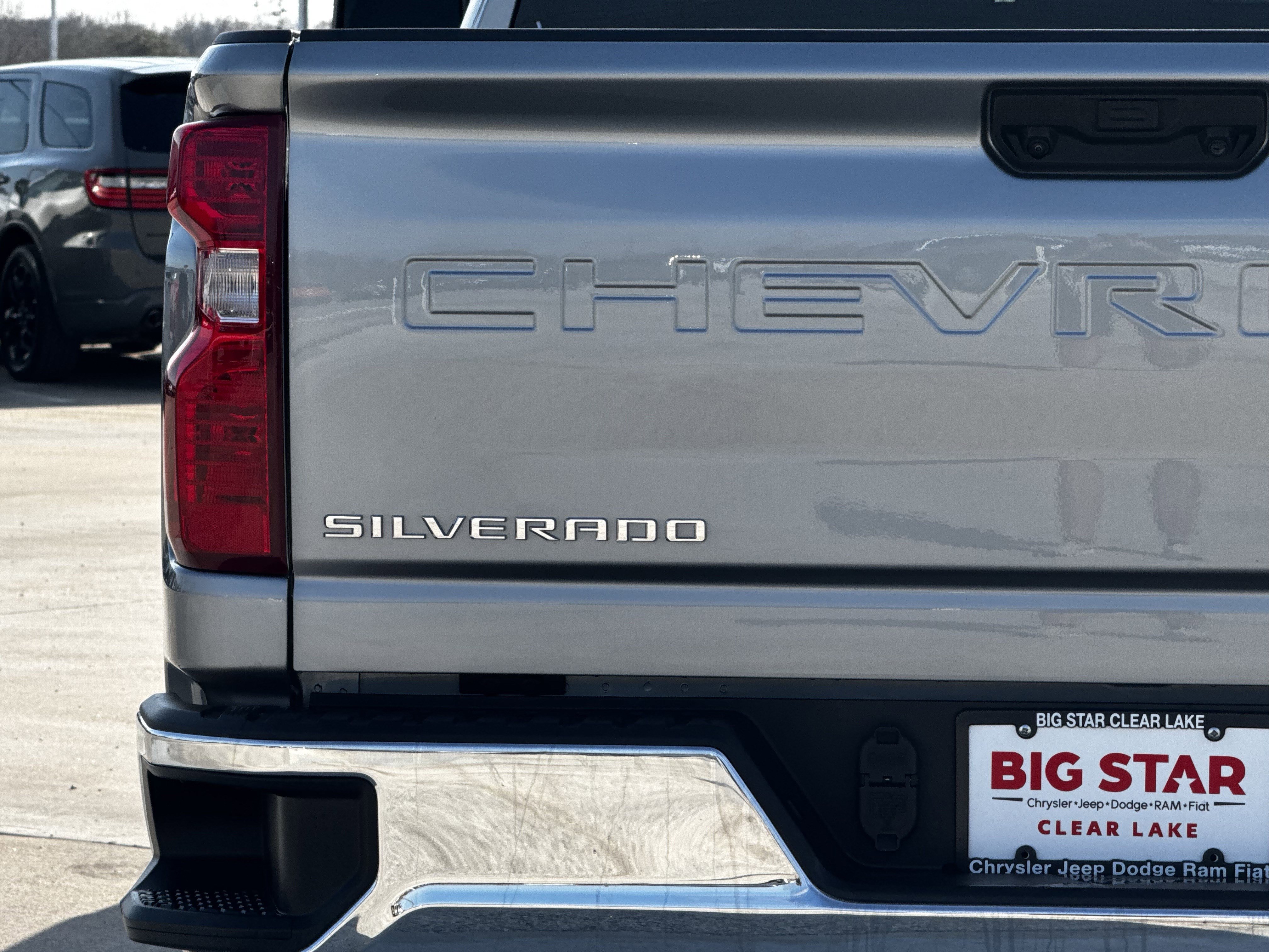 Used 2025 Chevrolet Silverado 2500 LT w/ Convenience Package image 11