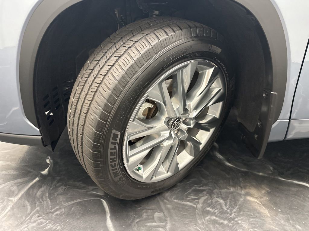 Used 2020 Toyota Highlander Limited image 30