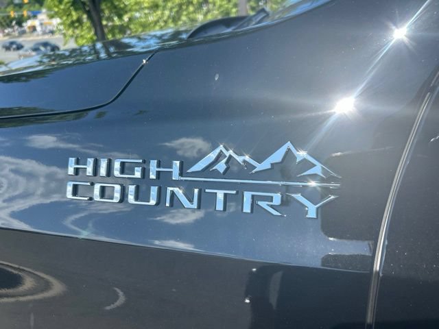 New 2026 Chevrolet Suburban High Country w/ Sun And Tow Package AWD/4WD image 10