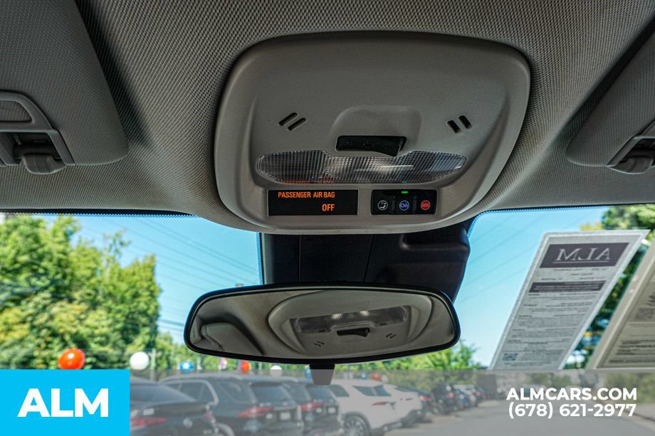 Used 2025 Chevrolet Trax LT FWD image 32