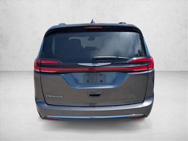 Used 2022 Chrysler Pacifica Touring-L FWD image 6