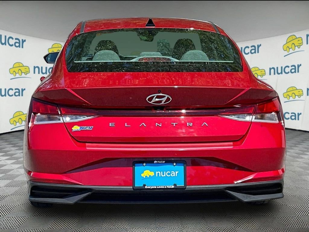 Used 2023 Hyundai Elantra SEL w/ Convenience Package FWD image 5