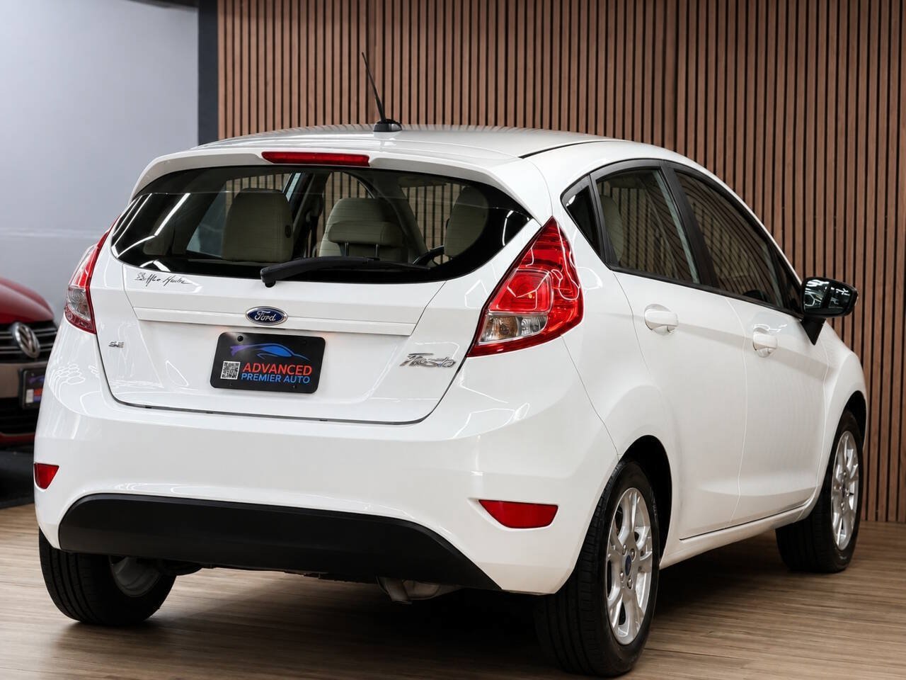 Used 2015 Ford Fiesta SE w/ Comfort Package FWD image 9