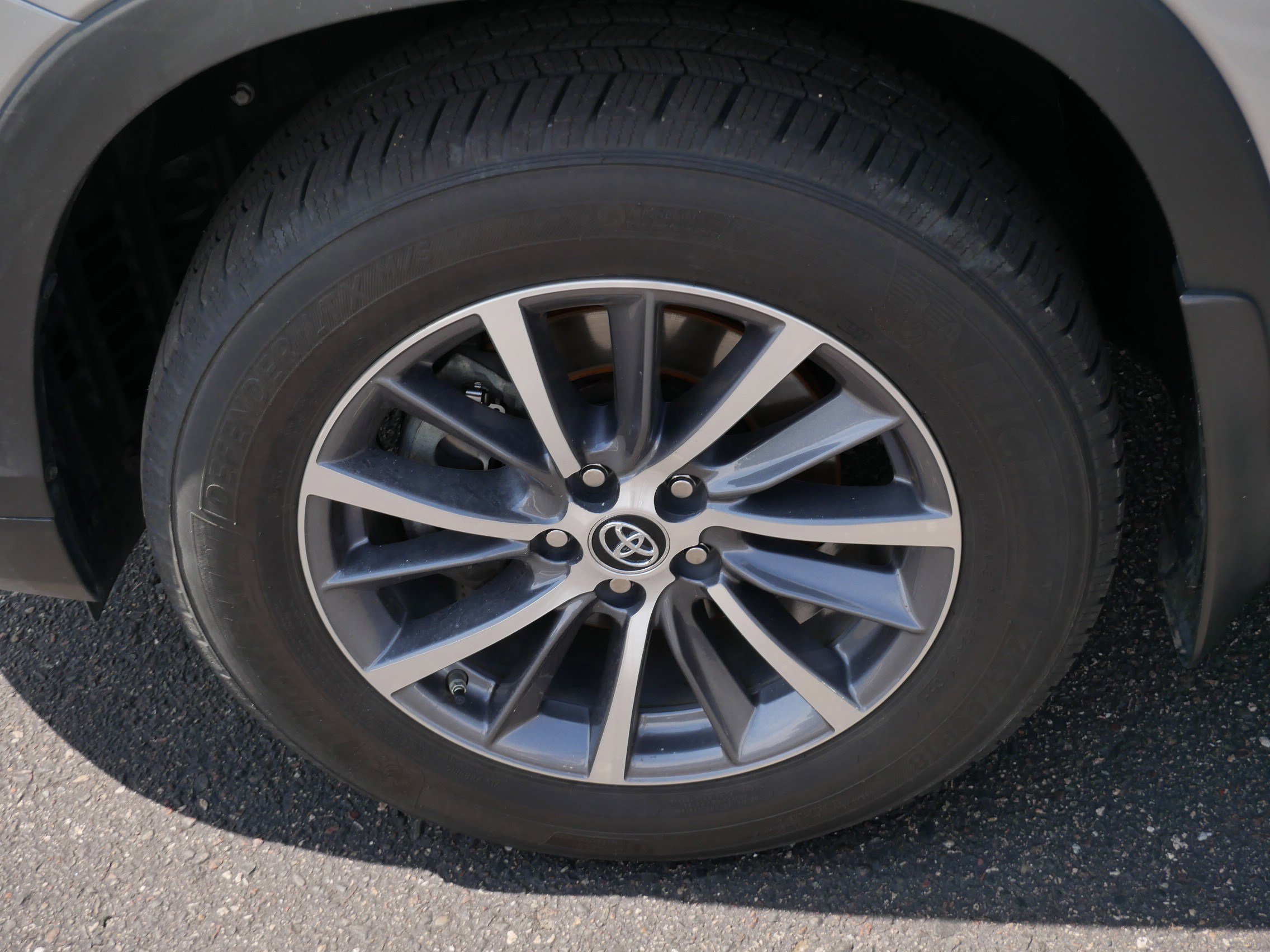 Used 2019 Toyota Highlander XLE AWD/4WD image 15
