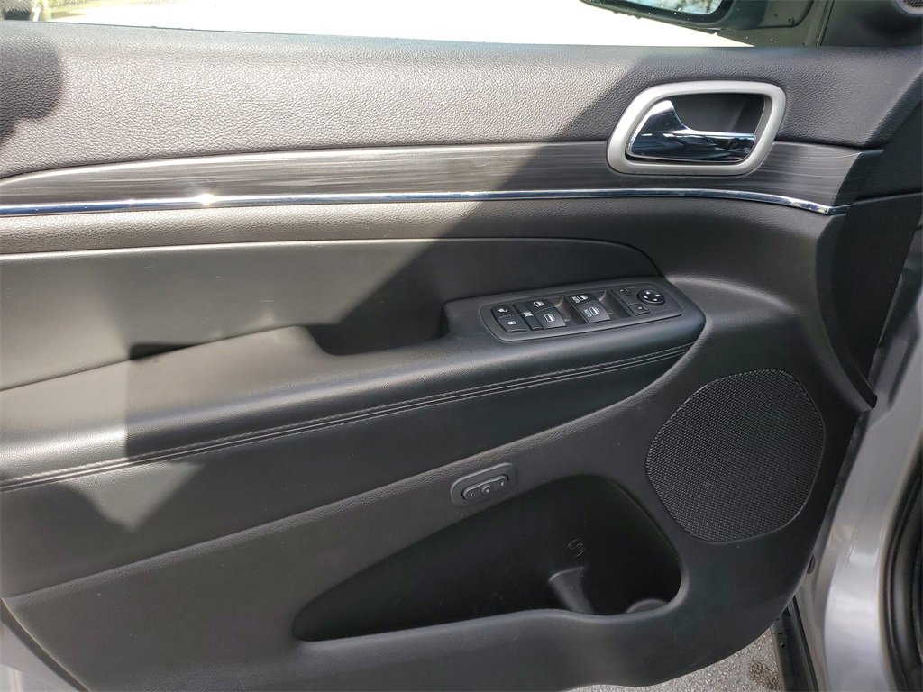 Used 2019 Jeep Grand Cherokee Limited image 19