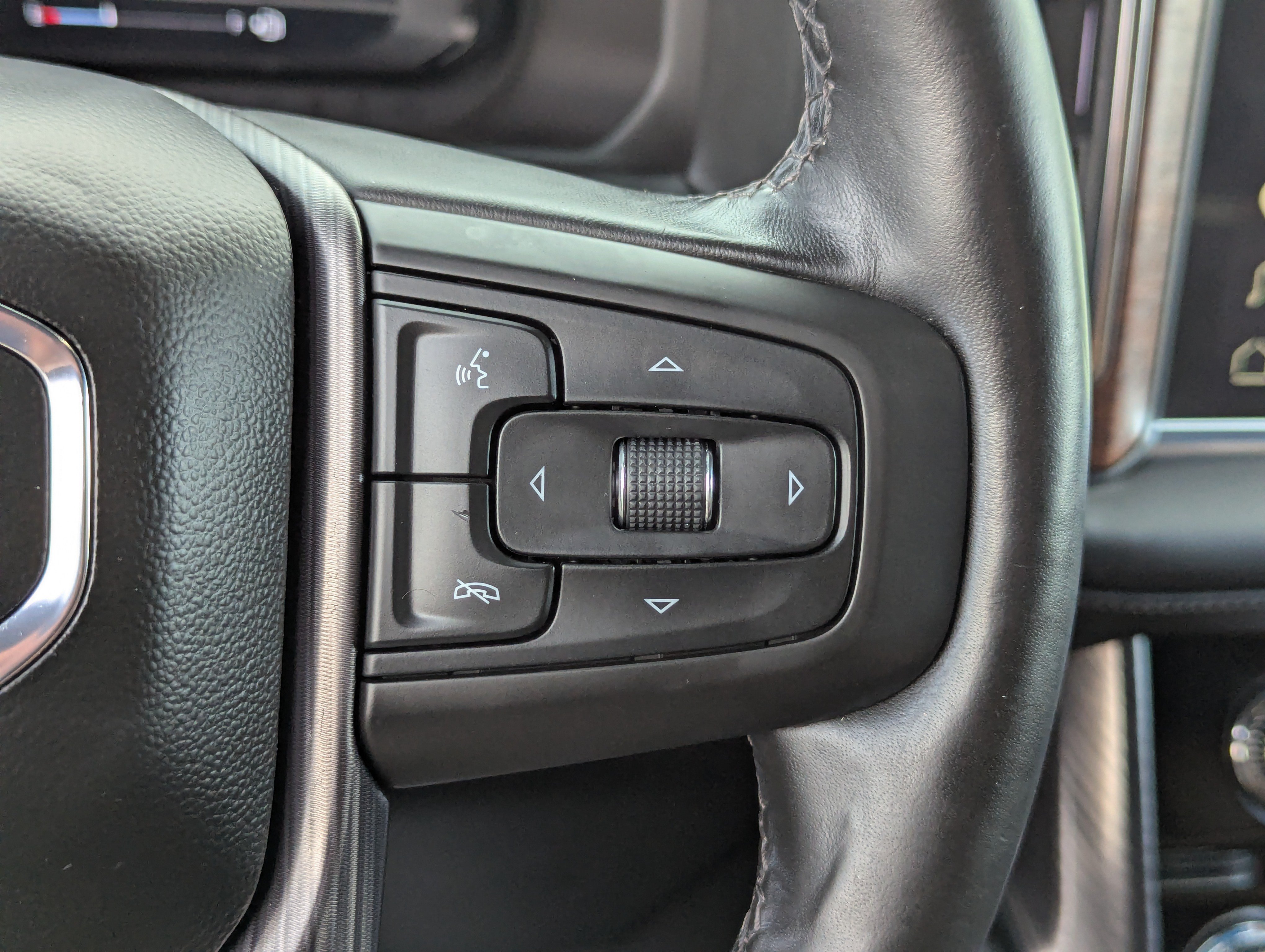 Certified 2023 GMC Yukon Denali Ultimate w/ LPO, Floor Liner Package AWD/4WD image 37