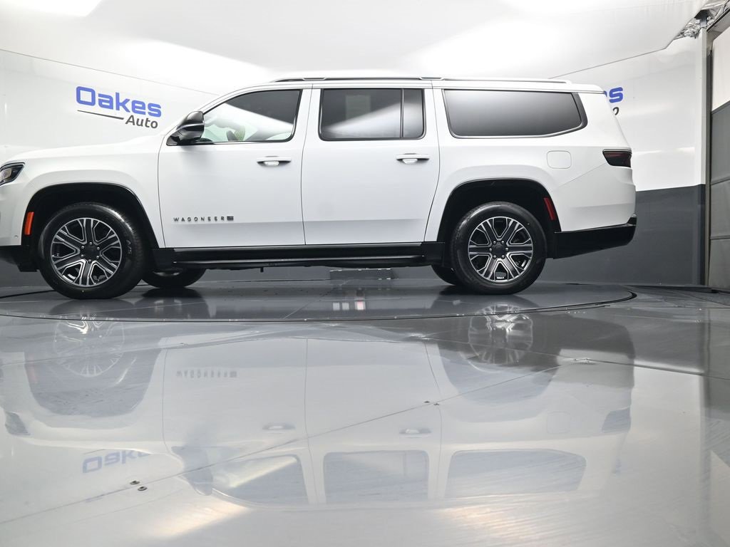 Used 2024 Jeep Wagoneer L Series II w/ Flexible Seating Group image 44