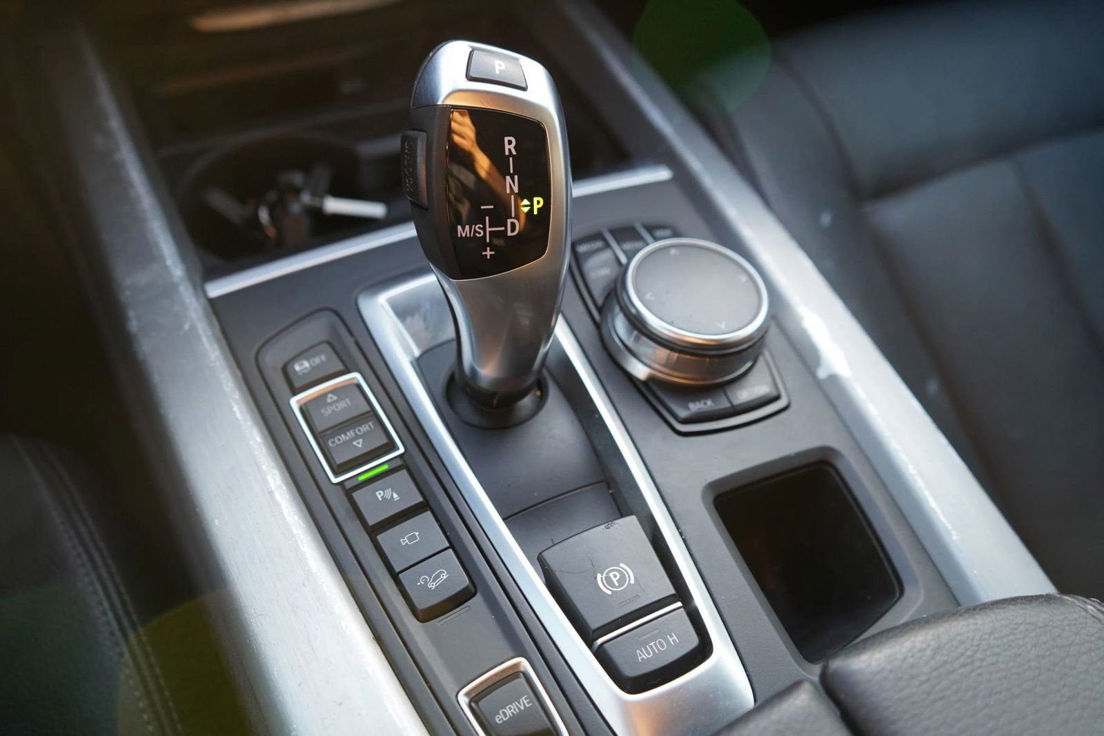 Used 2017 BMW X5 xDrive40e image 11