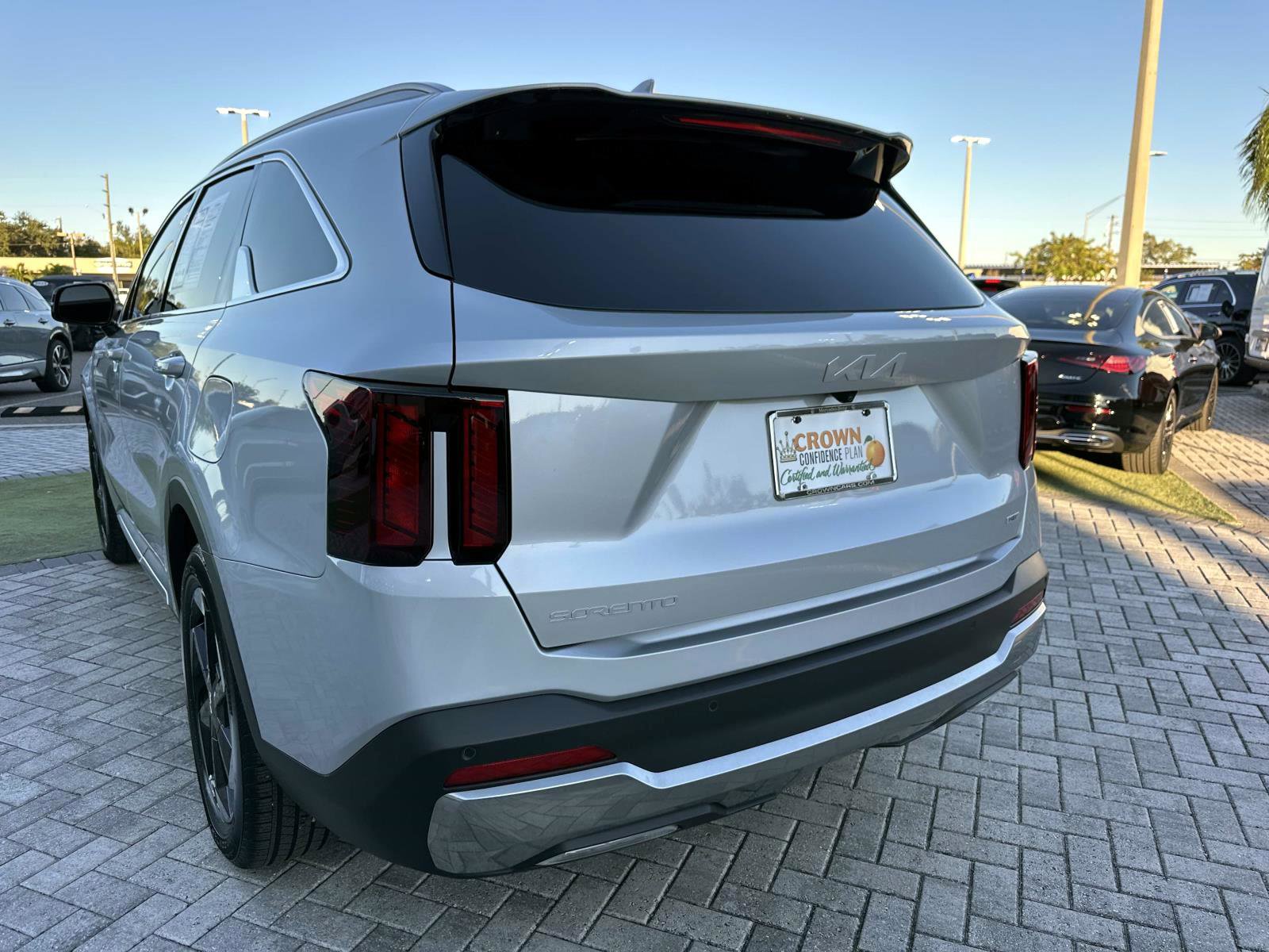 Used 2025 Kia Sorento EX image 9