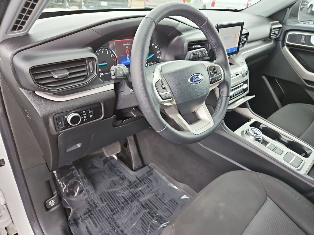 Used 2023 Ford Explorer XLT image 16