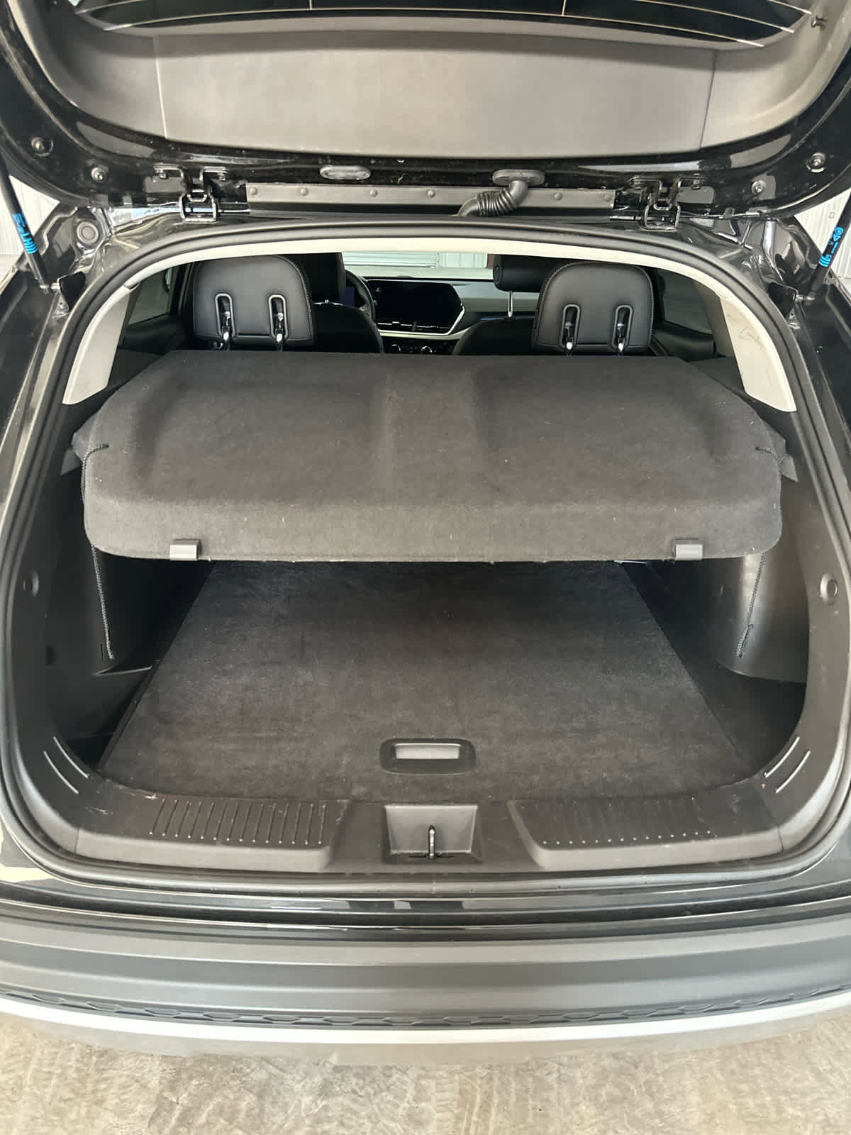 Used 2025 Chevrolet Trax LT FWD image 13