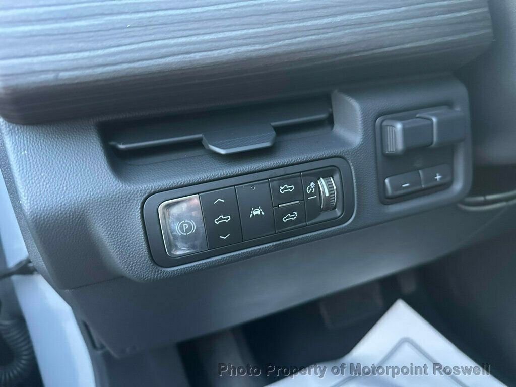 Used 2024 GMC Sierra EV Denali image 17