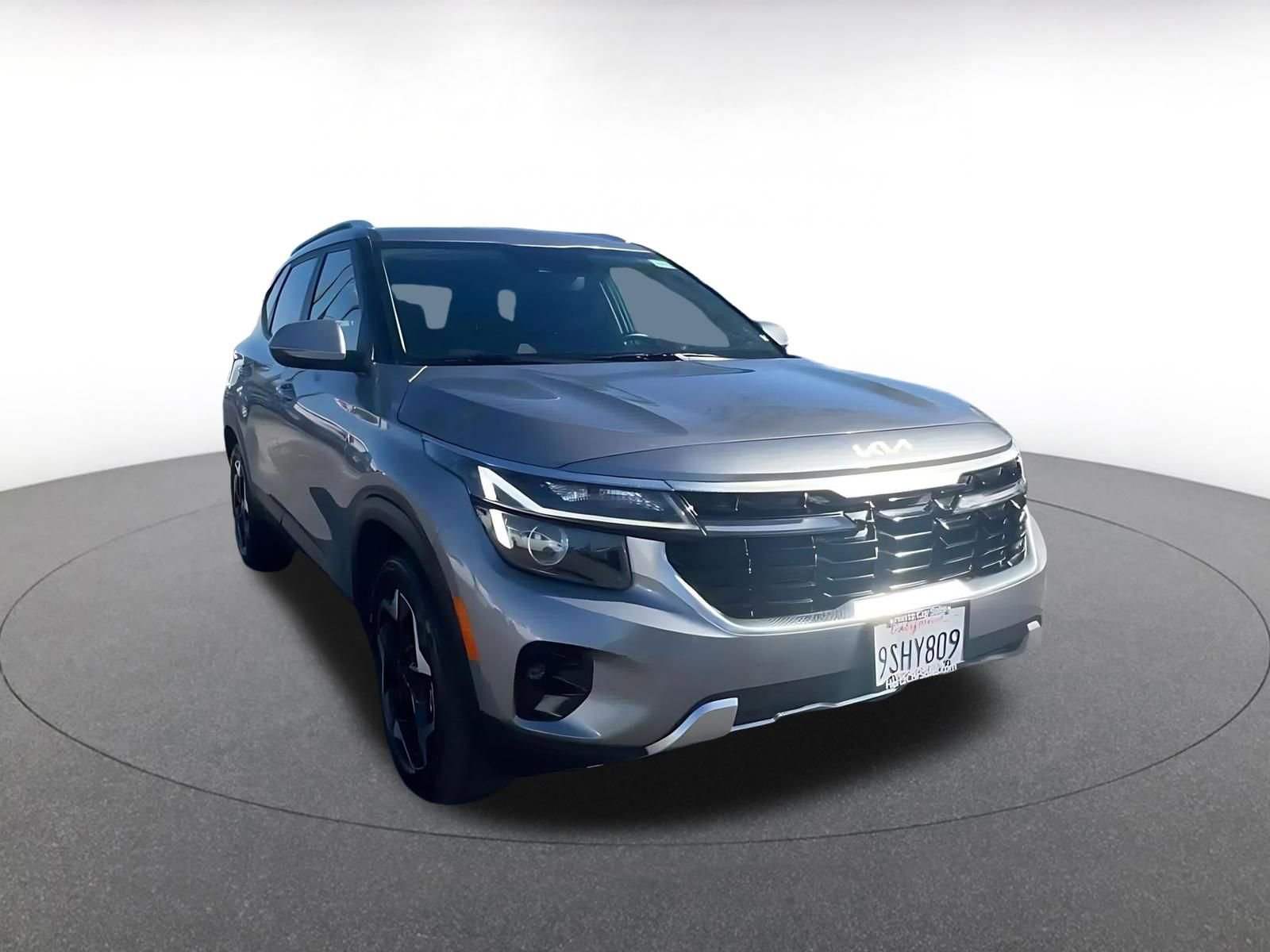 Used 2025 Kia Seltos S image 3
