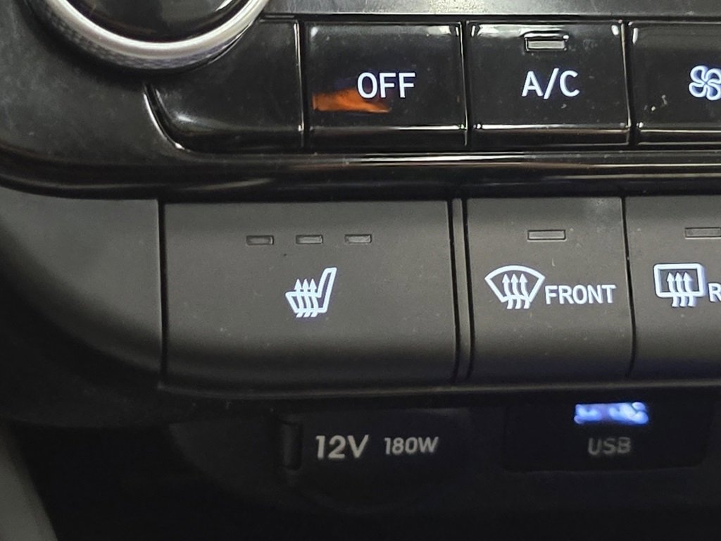 Used 2024 Hyundai Elantra Limited image 7