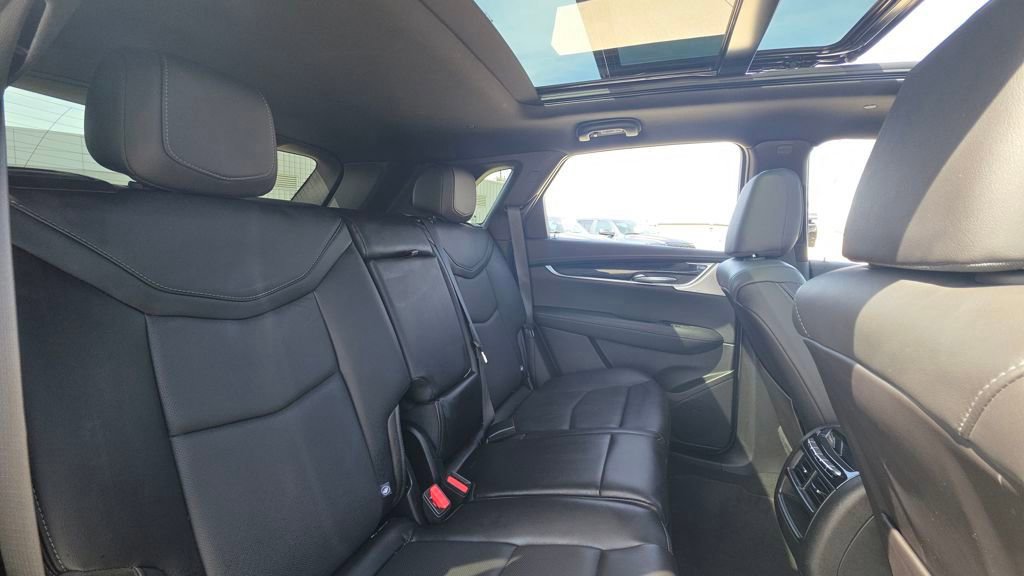 Used 2025 Cadillac XT5 Premium Luxury image 14