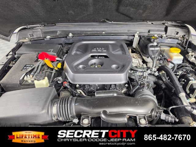 Used 2023 Jeep Wrangler Unlimited Sahara AWD/4WD image 34