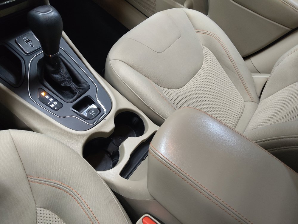 Used 2019 Jeep Cherokee Latitude w/ Popular Appearance Group FWD image 26