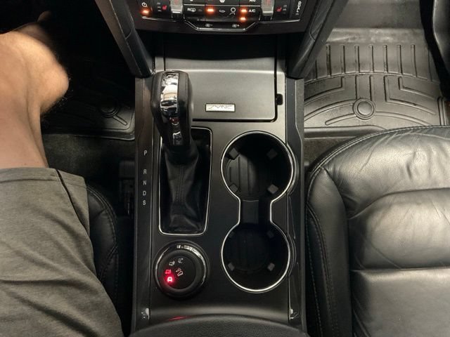 Used 2017 Ford Explorer XLT w/ Equipment Group 202A AWD/4WD image 35