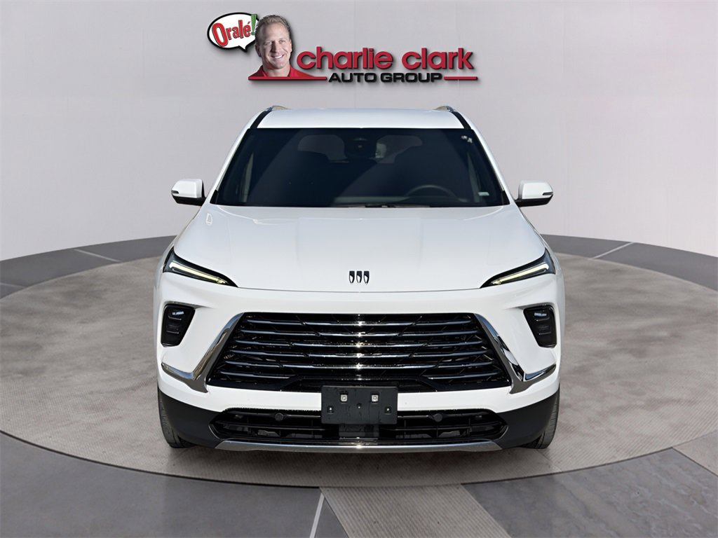 Used 2025 Buick Enclave Preferred image 9