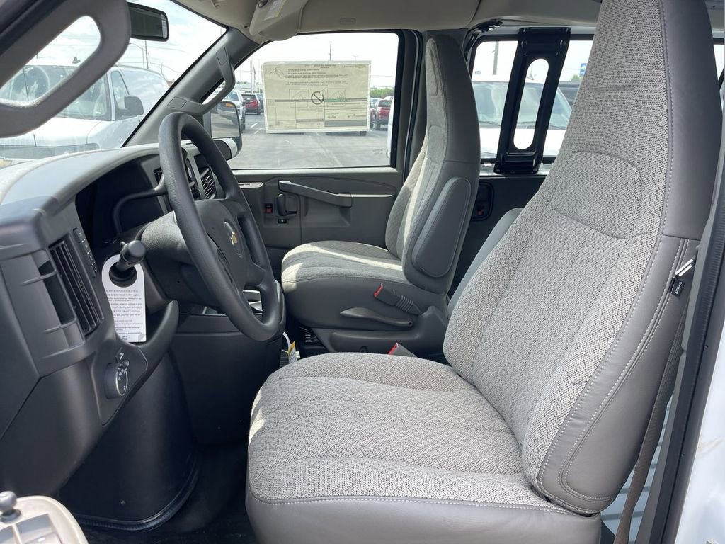 New 2025 Chevrolet Express 3500 Extended w/ Driver Convenience Package RWD image 7