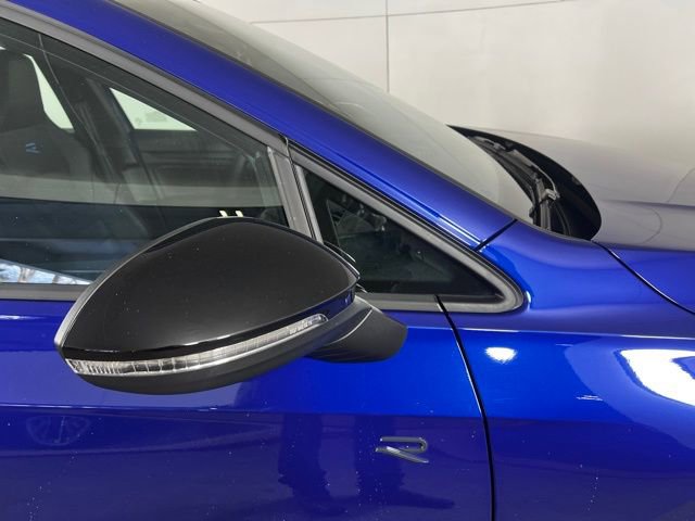 Used 2025 Volkswagen Golf R Black Edition image 10