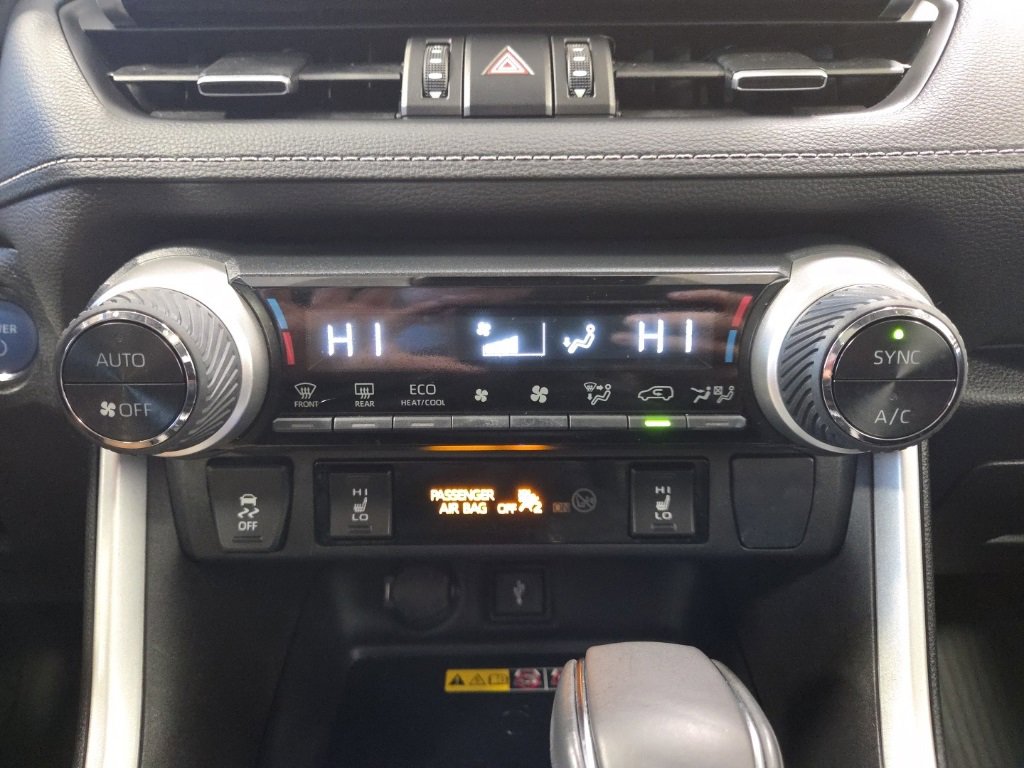 Used 2022 Toyota RAV4 XLE Premium image 26