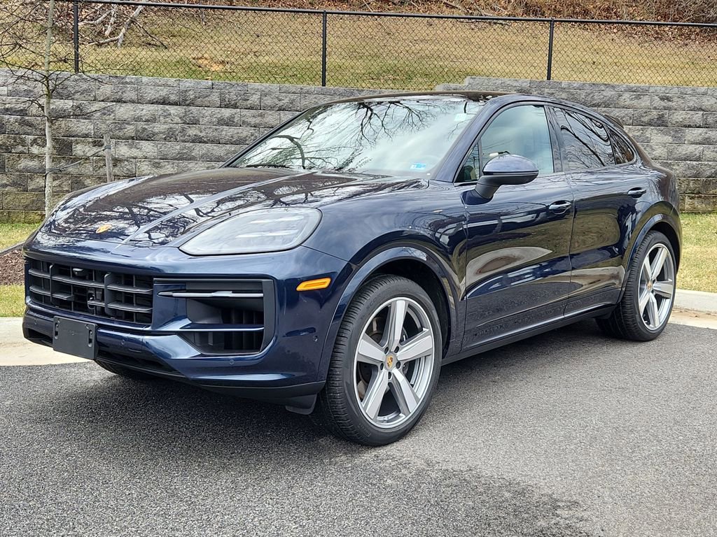 Used 2024 Porsche Cayenne Coupe image 1