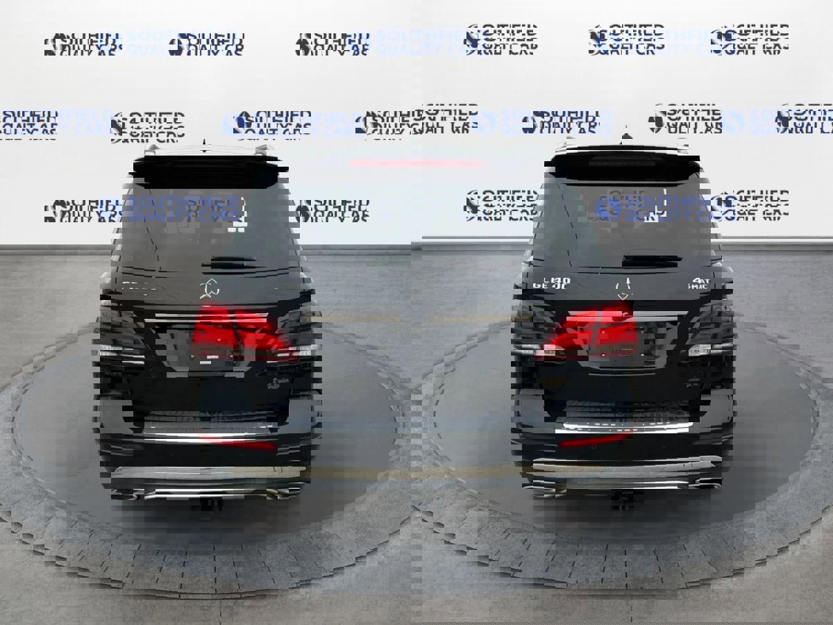 Used 2019 Mercedes-Benz GLE 400 4MATIC w/ Premium 2 Package image 5