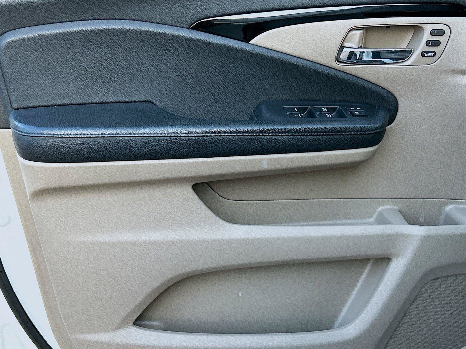 Used 2016 Honda Pilot Touring image 24