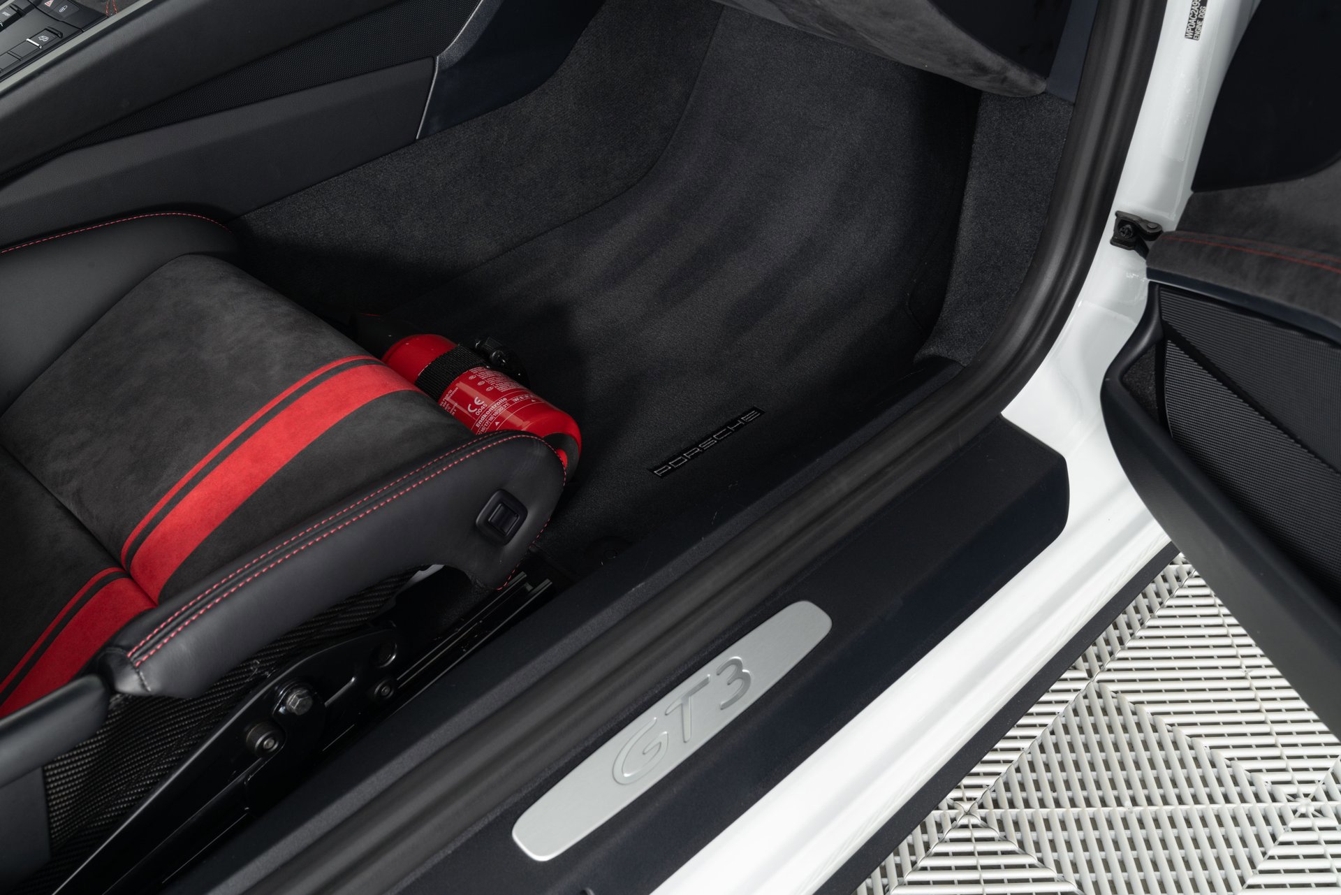 Used 2018 Porsche 911 GT3 RWD image 18