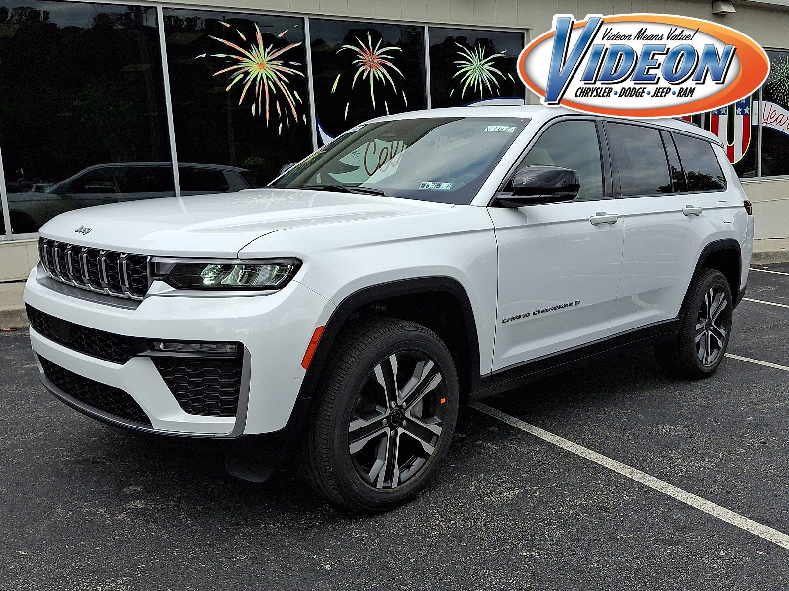 New 2027 Jeep Grand Cherokee L Limited AWD/4WD image 1