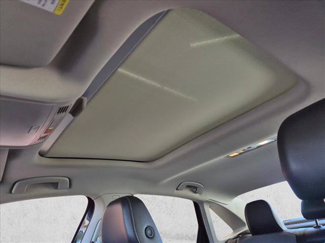 Used 2025 Volkswagen Jetta SE FWD image 23