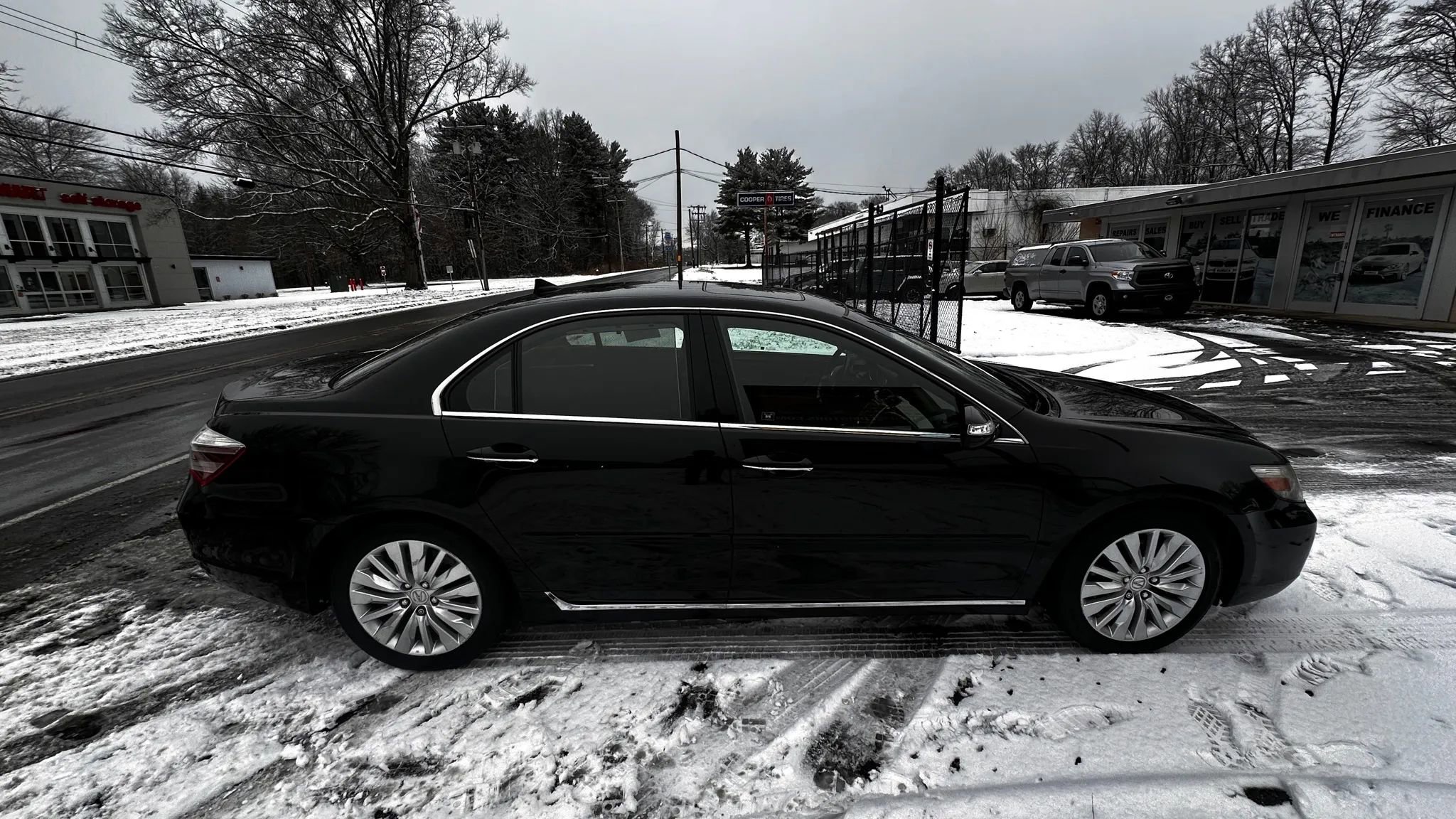 Used 2011 Acura RL image 4