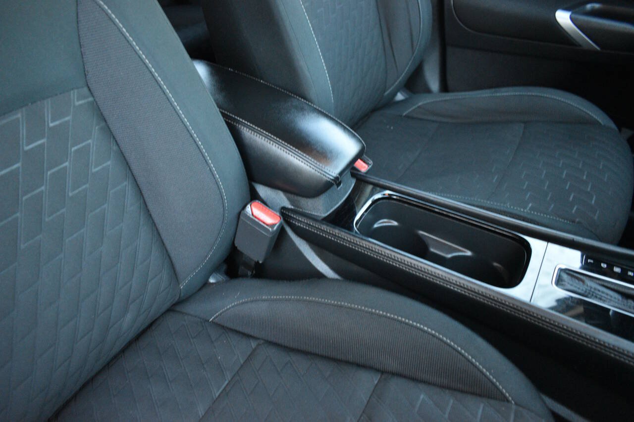 Used 2022 Nissan Kicks SV FWD image 24