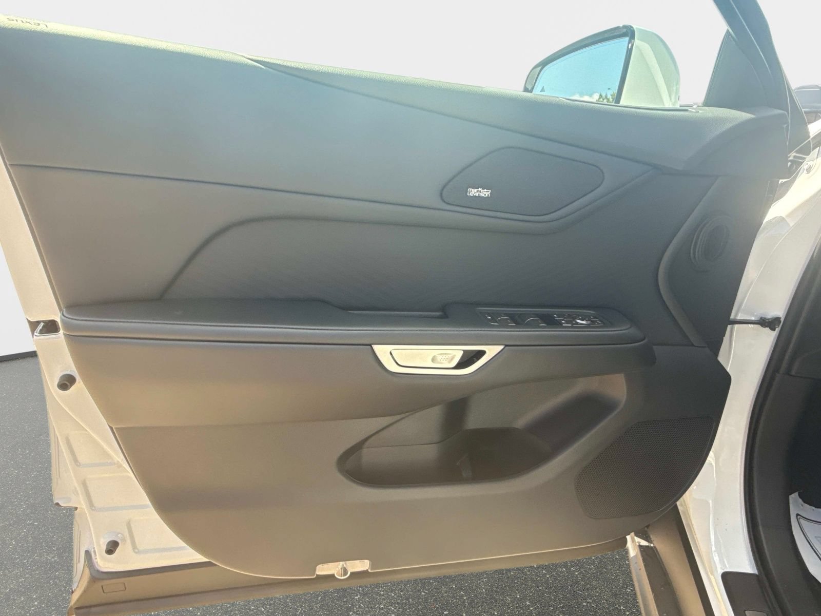 New 2026 Lexus ES 350h AWD w/ Cold Area Package image 15