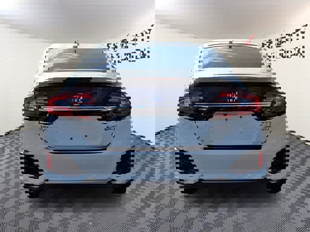 Used 2018 Honda Clarity Touring image 5