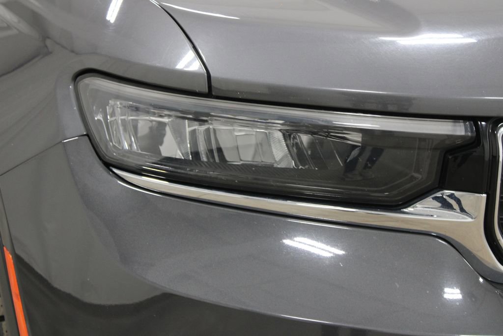 Used 2023 Jeep Grand Cherokee L Limited image 12