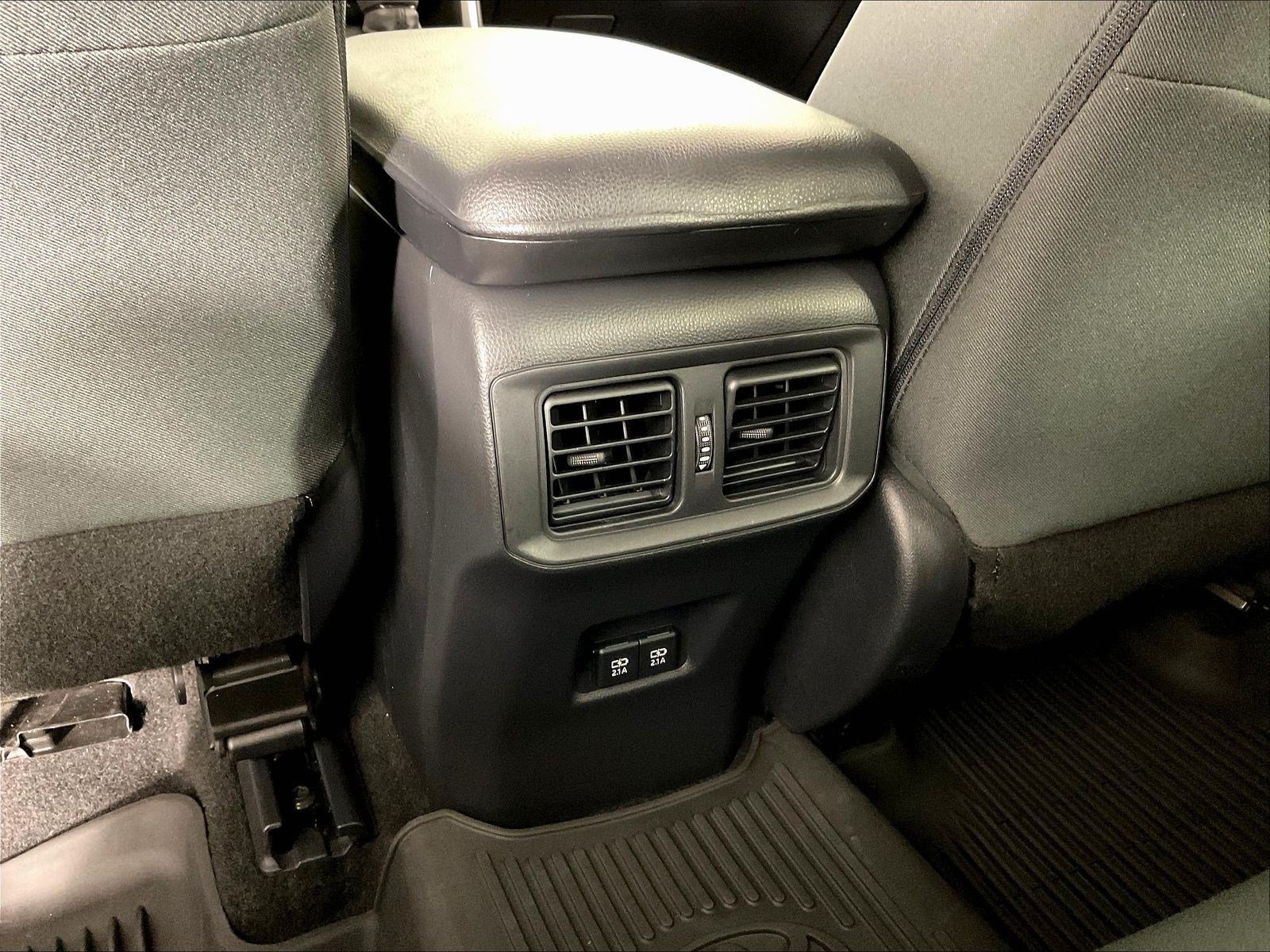 Used 2021 Toyota RAV4 XLE w/ Convenience Package AWD/4WD image 10