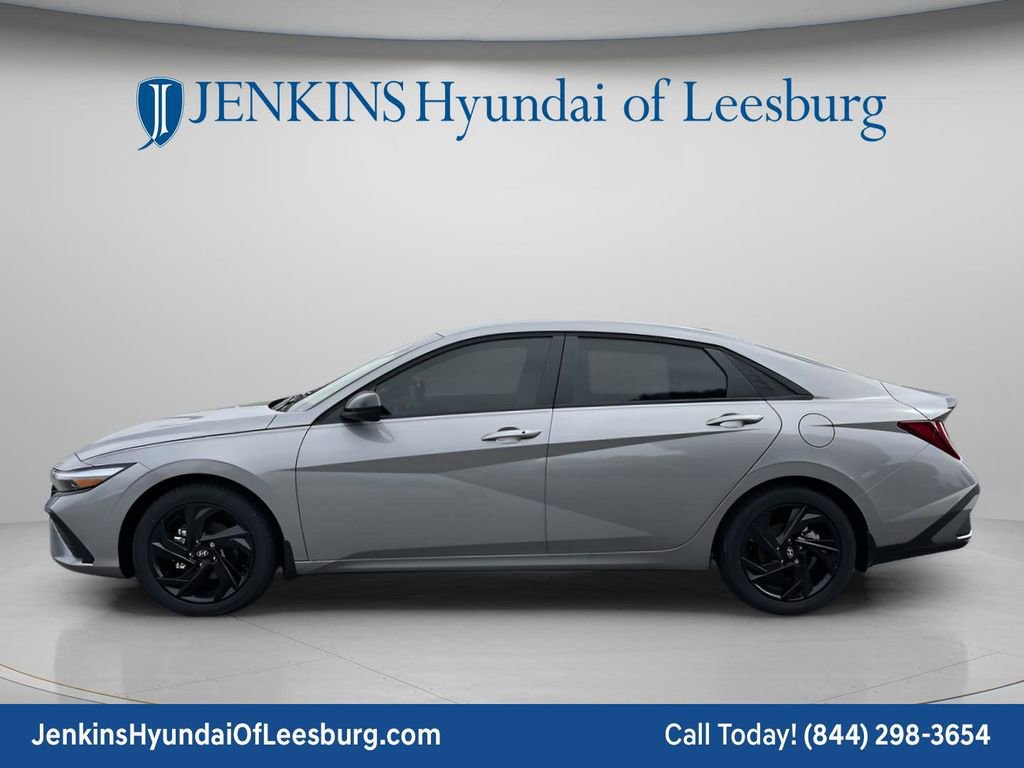 New 2026 Hyundai Elantra Sport FWD image 8