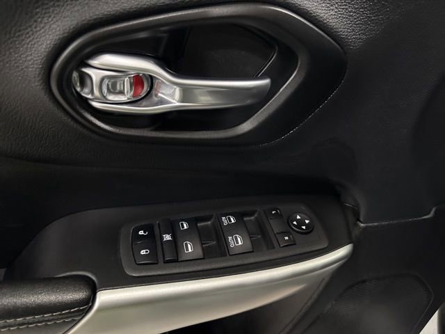 Used 2022 Jeep Cherokee Latitude w/ Sun & Sound Group image 12