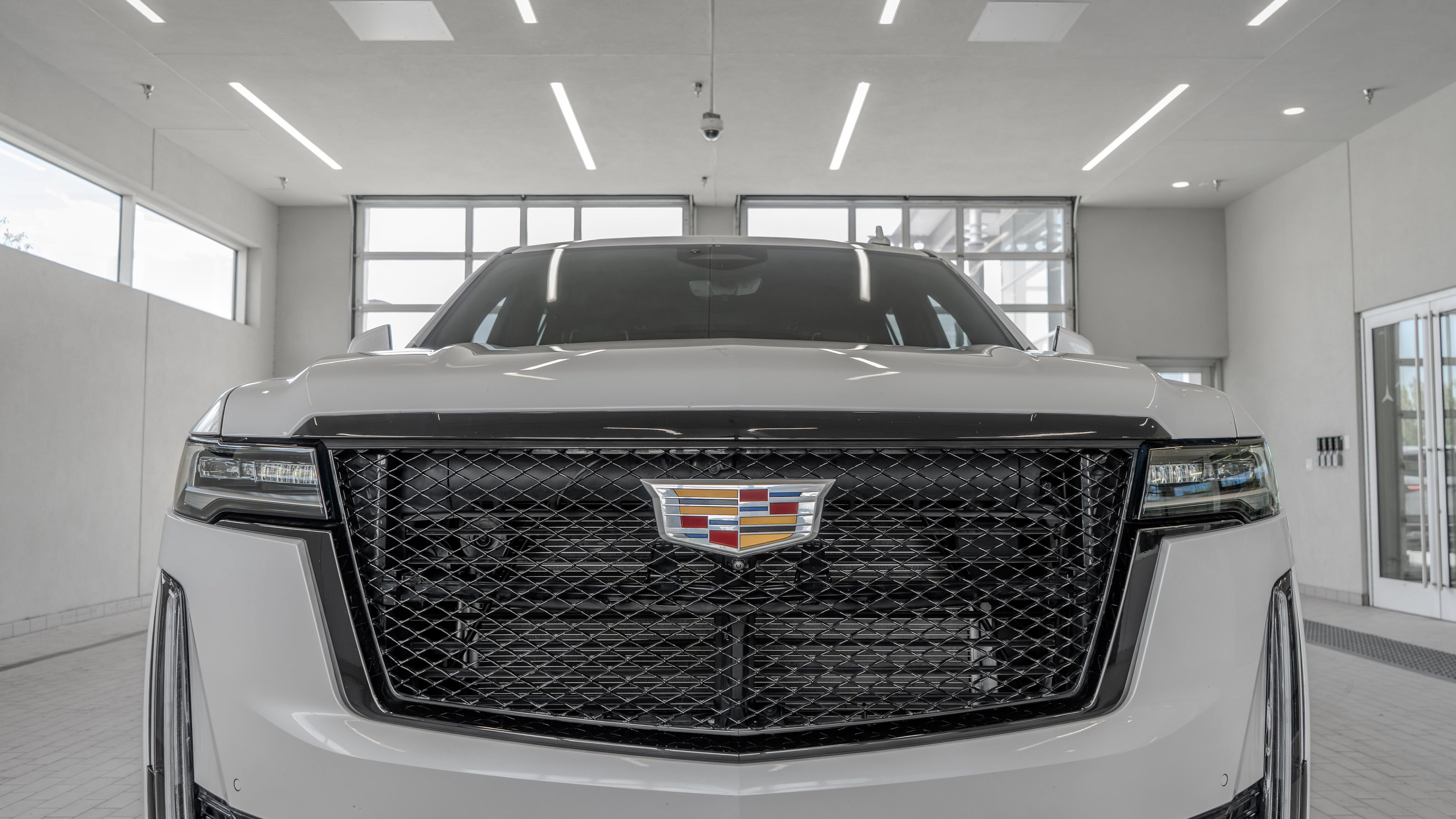 Used 2023 Cadillac Escalade Premium Luxury AWD/4WD image 23
