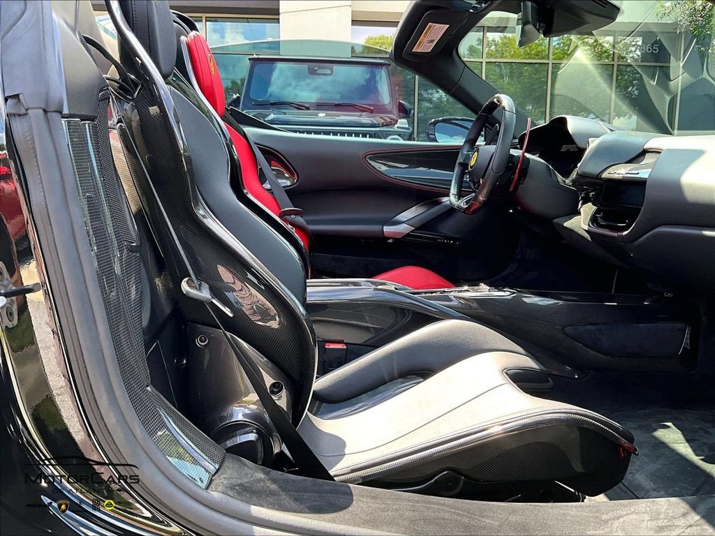 Used 2022 Ferrari SF90 Spider AWD/4WD image 8