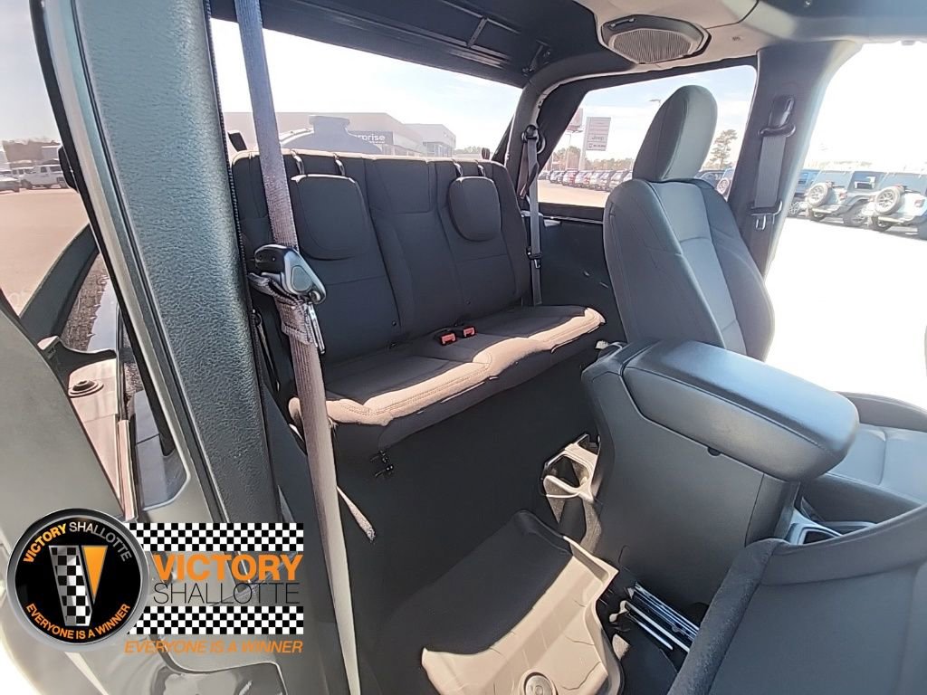 Used 2023 Jeep Wrangler Sport image 27