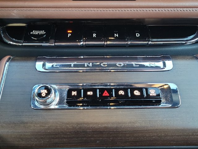 Certified 2025 Lincoln Aviator Reserve w/ Luxury Package RWD image 29