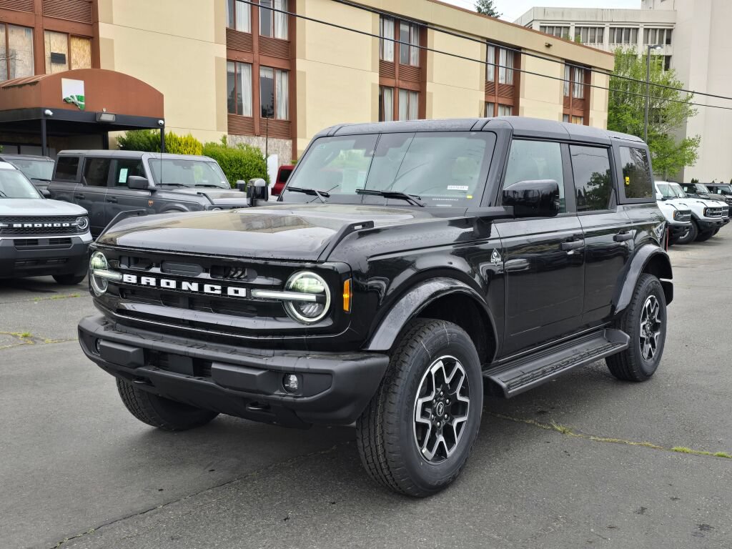 New 2026 Ford Bronco Outer Banks